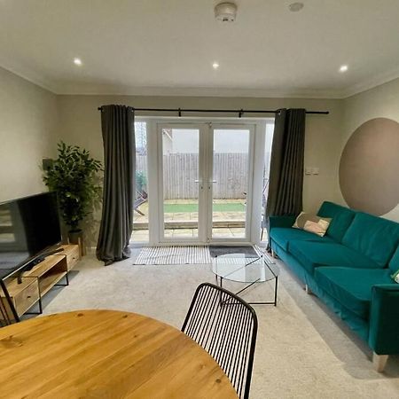 Stylish Modern Two Bedroom Apartment With Garden Кардіфф Екстер'єр фото