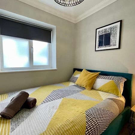 Stylish Modern Two Bedroom Apartment With Garden Кардіфф Екстер'єр фото