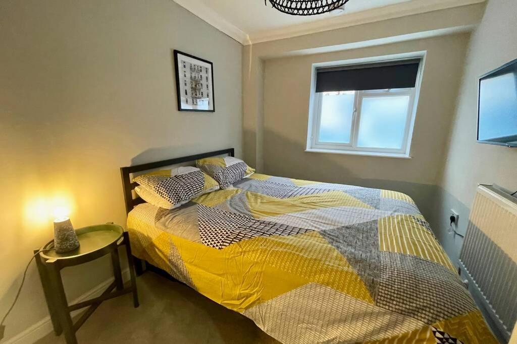 Stylish Modern Two Bedroom Apartment With Garden Кардіфф Екстер'єр фото